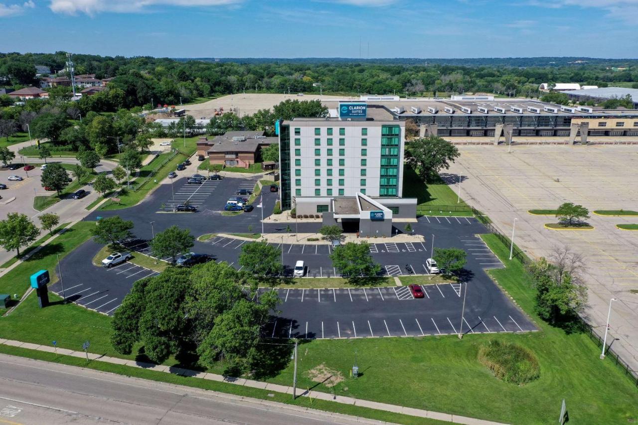 Clarion Suites At The Alliant Energy Center Madison Exterior photo